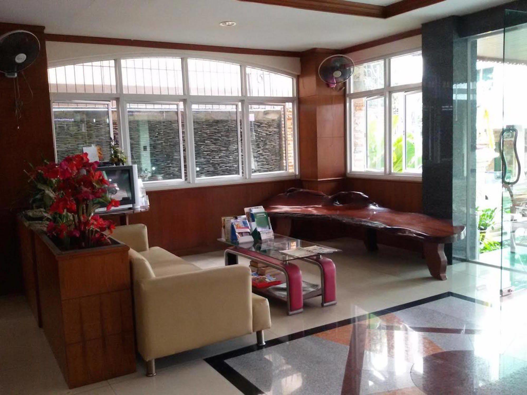 รัฐกิจ แมนชั่น Aparthotel Pattaya ภายนอก รูปภาพ